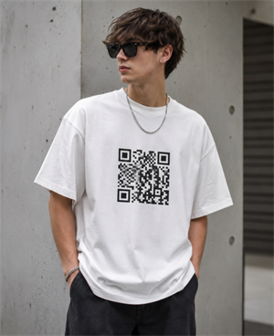 Kod QR pada t-shirt